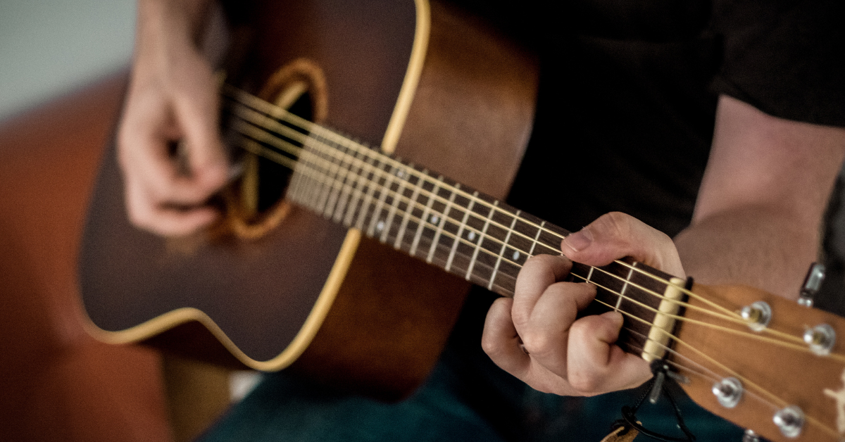 Ukulele or Guitar for Beginners 2