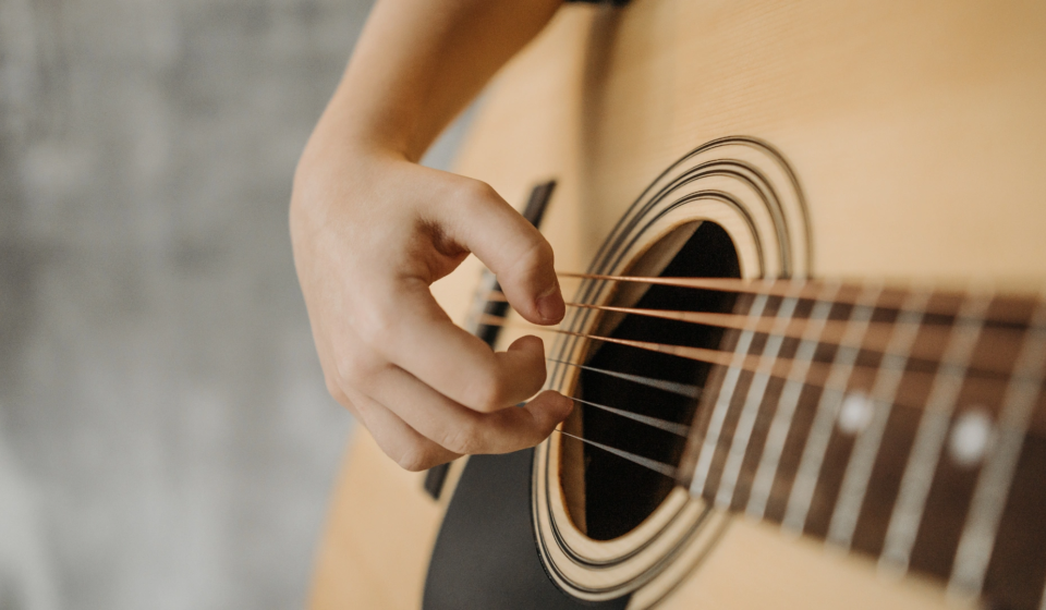 Essential Tips for Guitar Players How to Keep Your Fingers in Shape for Long-Lasting Performance 1